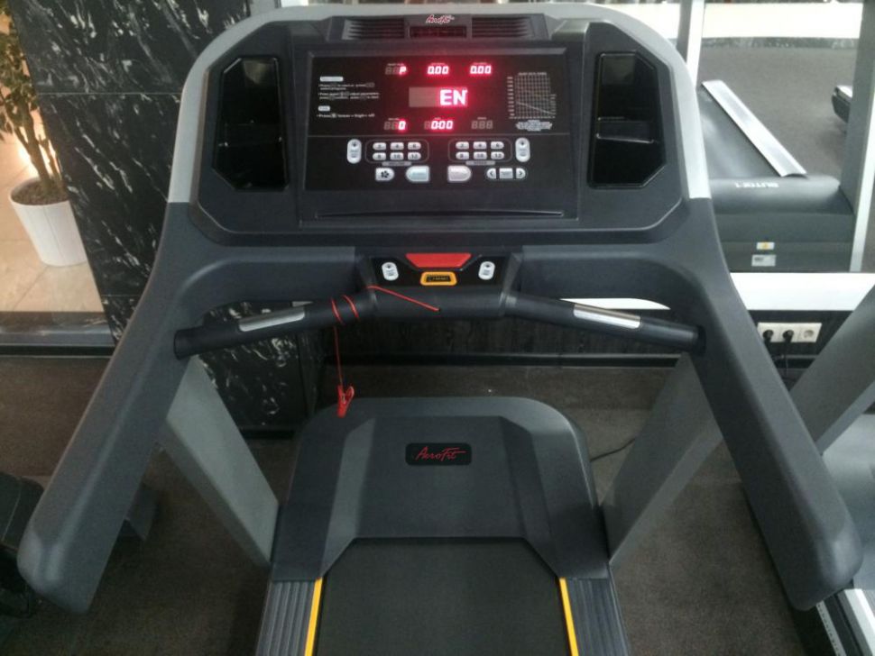 Профессиональная беговая дорожка AeroFit X4-T LED
